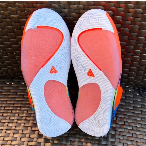 Just In NWT Nike Freak 1 GS Giannis Basketball - Picture 6 of 8